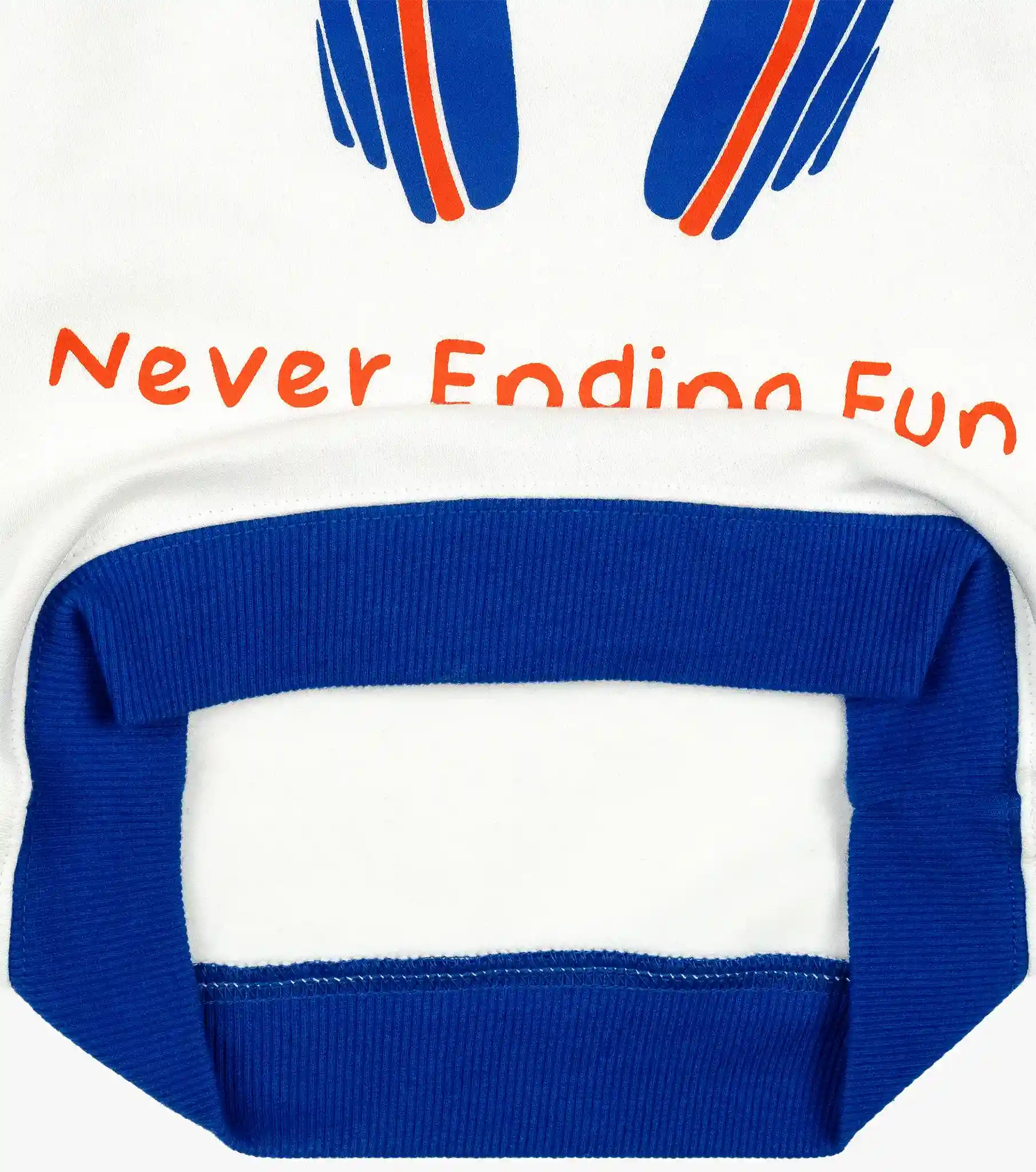 mano-colors-boys-graphics-sweatshirt-white-royal-blue-headphone-fleece-details